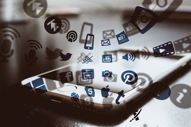 Presence with Social Media Management Tools
